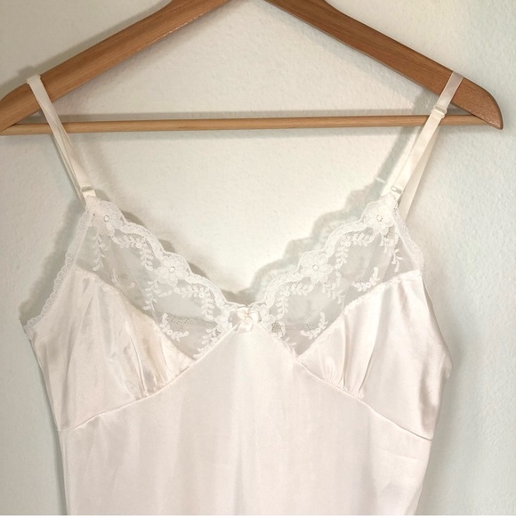 Vintage Ashley Taylor White Slip Dress Women’s 34 B with Lace Trim, Size Small - Picture 4 of 12